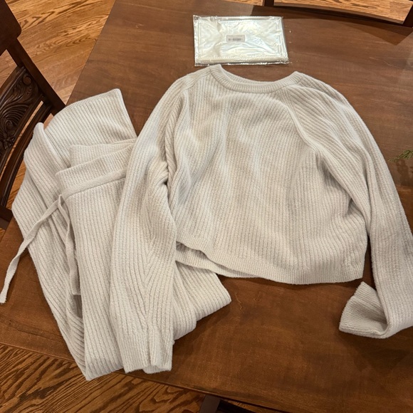 Spiritual gangster Chenile wide leg pants & sweater - Picture 7 of 9